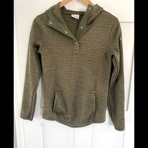 XS Columbia 3/4 button hooded sweatshirt